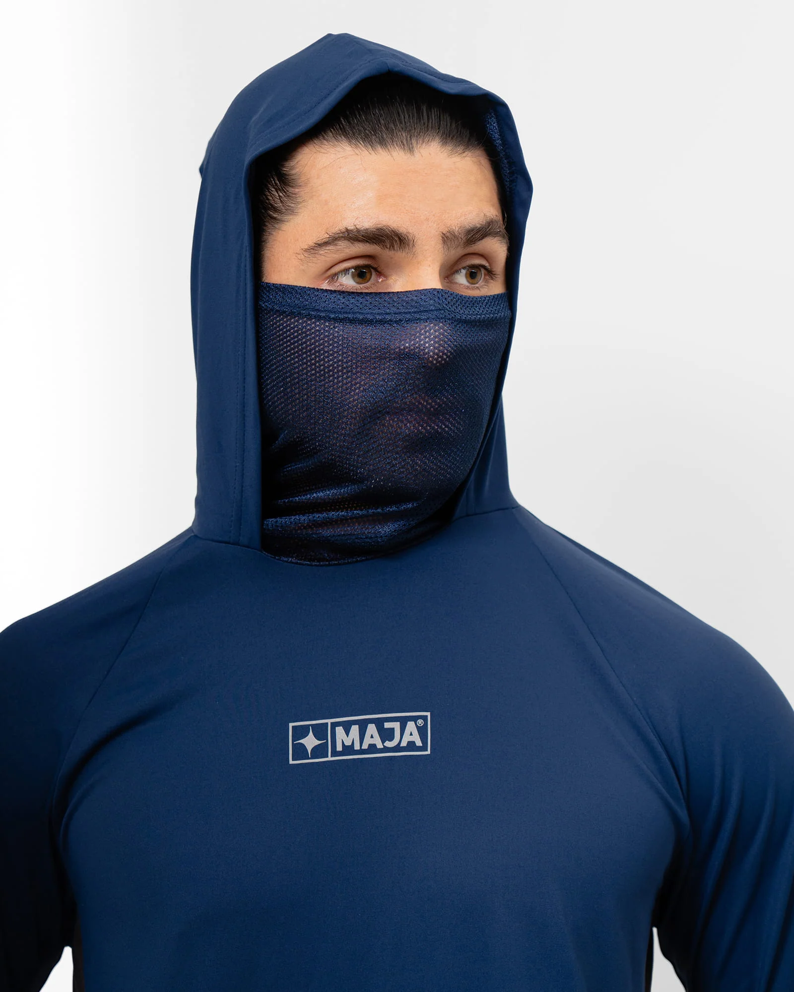 Camiseta Performance con máscara - Image 3